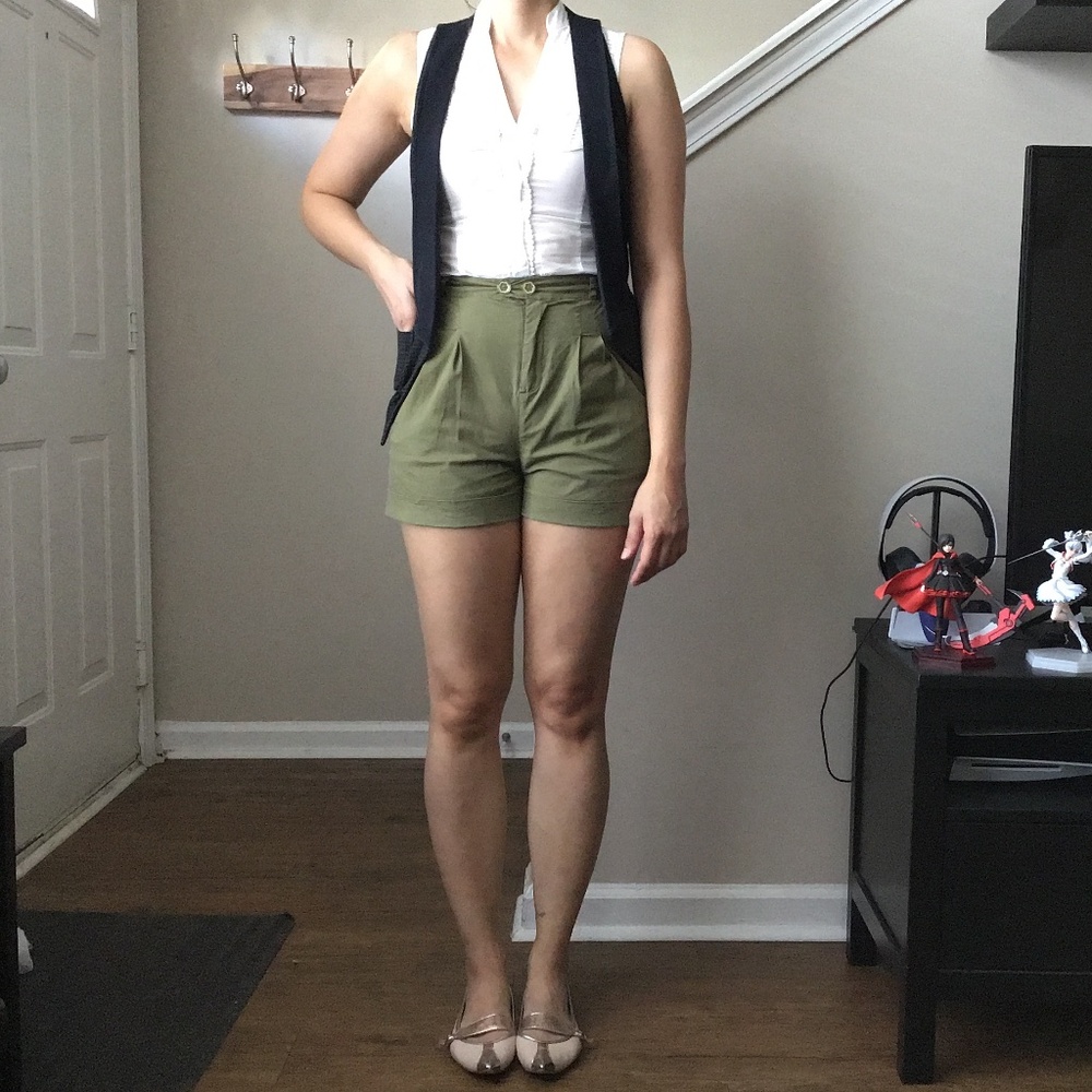 Modcloth Extra Small Army Green Flower Button Cotton Shorts with POCKETS!!!